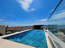 Zados Luxury Residence