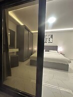 Cozy and Tranquil Rooftop Near Al Services 23