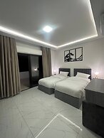 Cozy and Tranquil Rooftop Near Al Services 23