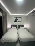 Cozy and Tranquil Rooftop Near Al Services 23