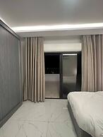 Cozy and Tranquil Rooftop Near Al Services 23