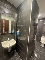 Cozy and Tranquil Rooftop Near Al Services 23