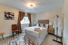 Charming 2-bed House in Middleton Manchester