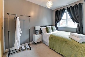 Charming 2-bed House in Middleton Manchester