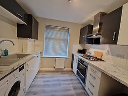 Impeccable 2-bed Apartment in Newcastle Upon Tyne