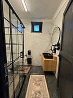 Valent Suit Bungalov