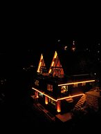 Valent Suit Bungalov