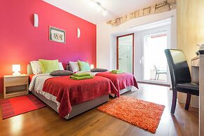 Dante Square Room Center Pula