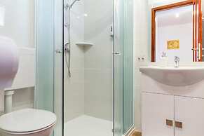 Dante Square Room Center Pula