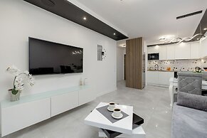 Apartment & Garden by Renters Prestige