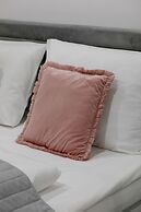 Apartment & Garden by Renters Prestige