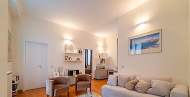 Isola Cozy Apartment by Wonderful Italy