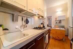 Isola Cozy Apartment by Wonderful Italy