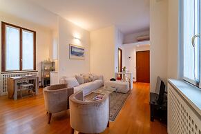 Isola Cozy Apartment by Wonderful Italy