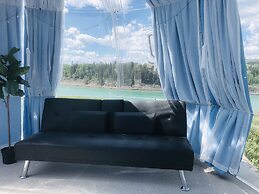 Glamping domes 4 with lake views