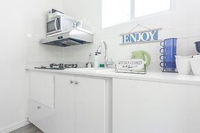 West Deco Boutique Apartments