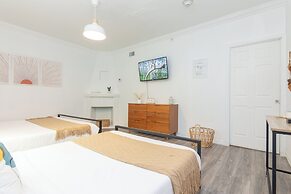 West Deco Boutique Apartments