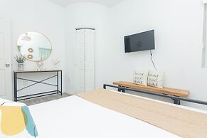 West Deco Boutique Apartments