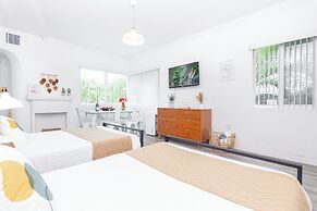 West Deco Boutique Apartments