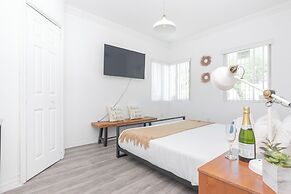 West Deco Boutique Apartments