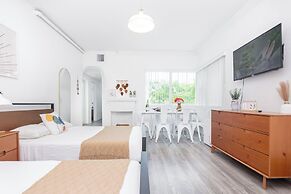 West Deco Boutique Apartments