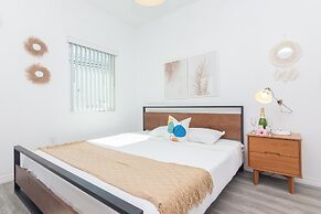 West Deco Boutique Apartments