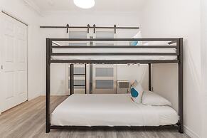 West Deco Boutique Apartments