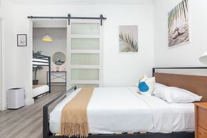 West Deco Boutique Apartments