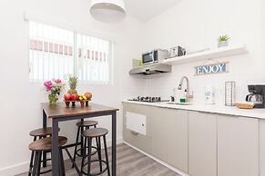 West Deco Boutique Apartments