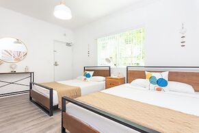 West Deco Boutique Apartments