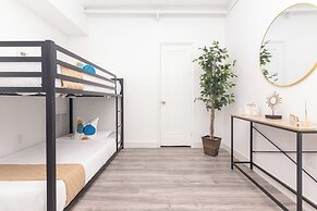 West Deco Boutique Apartments