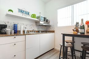 West Deco Boutique Apartments