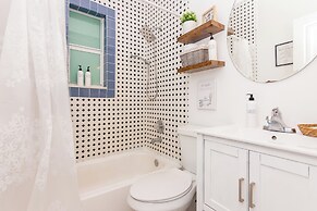 West Deco Boutique Apartments