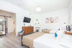 West Deco Boutique Apartments