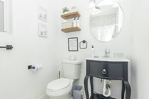 West Deco Boutique Apartments