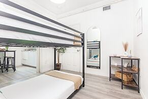 West Deco Boutique Apartments