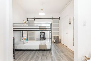 West Deco Boutique Apartments