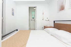 West Deco Boutique Apartments