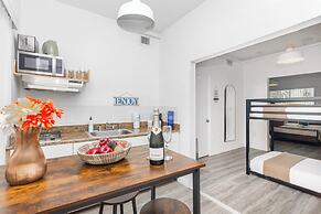 West Deco Boutique Apartments