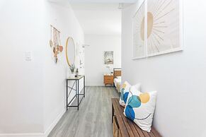 West Deco Boutique Apartments