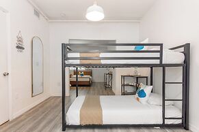 West Deco Boutique Apartments