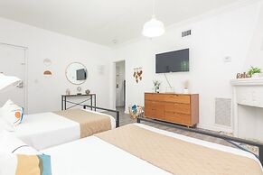West Deco Boutique Apartments