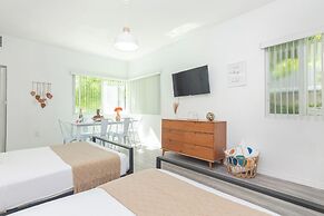 West Deco Boutique Apartments