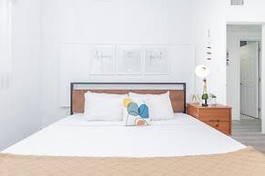 West Deco Boutique Apartments