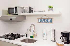 West Deco Boutique Apartments