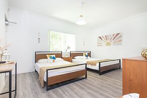 West Deco Boutique Apartments