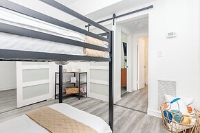 West Deco Boutique Apartments