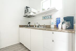 West Deco Boutique Apartments