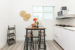 West Deco Boutique Apartments