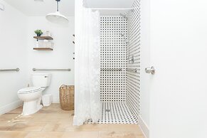 West Deco Boutique Apartments